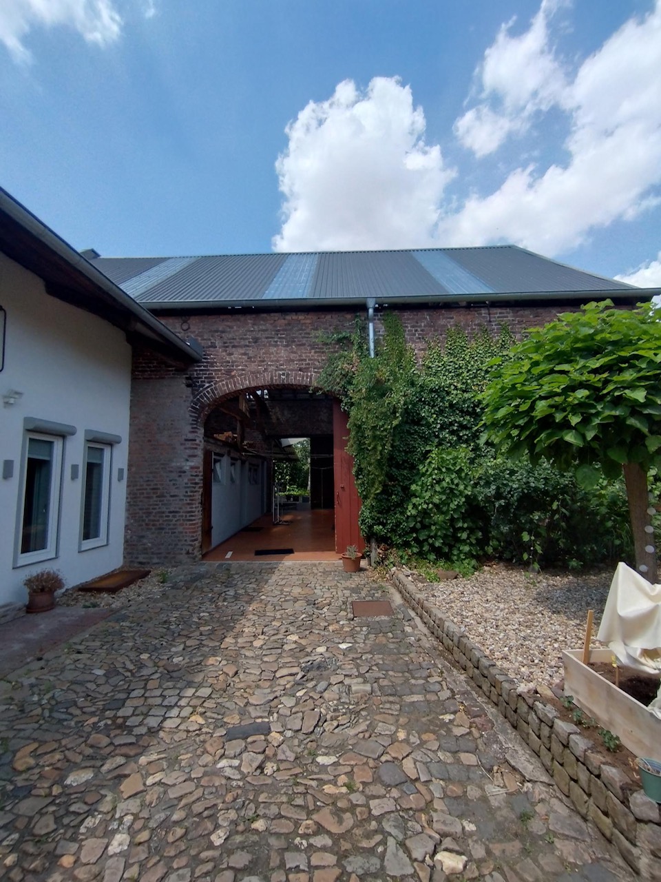 "Haus AK" Ansicht Scheune Innenhof